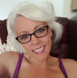 Meet your Posher, Davina